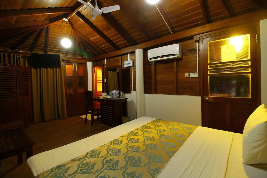 Rock Fort Beach Resort Unawatuna Exteriér fotografie